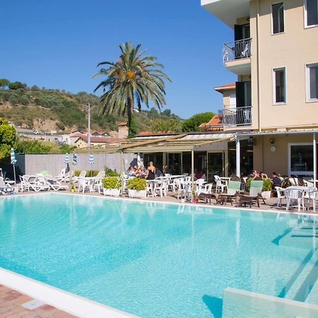 Hotel Delle Mimose Diano Marina Exterior photo