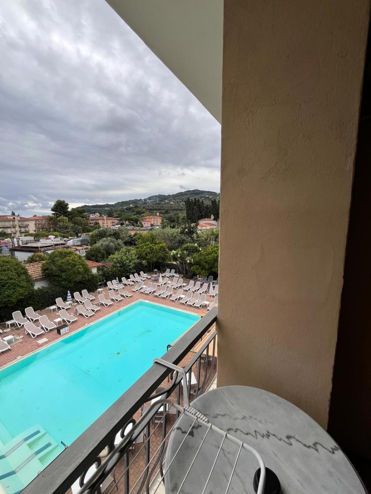 Hotel Delle Mimose Diano Marina Exterior photo