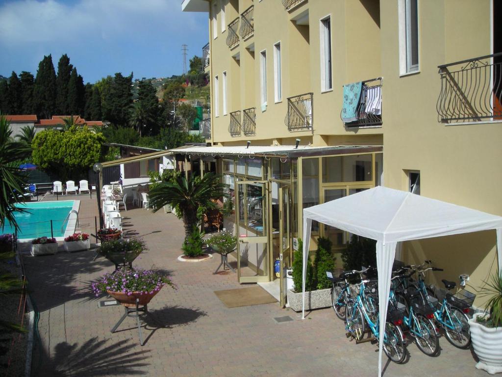 Hotel Delle Mimose Diano Marina Exterior photo
