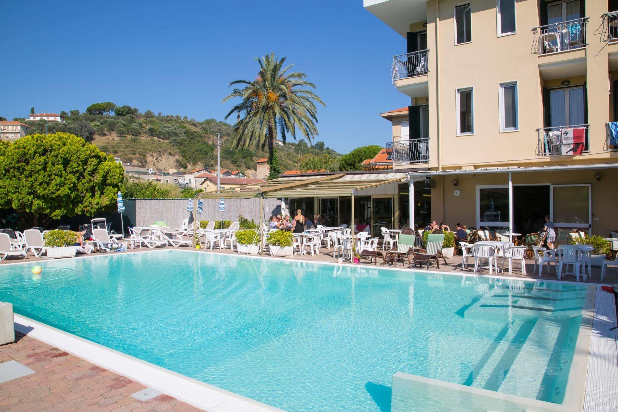 Hotel Delle Mimose Diano Marina Exterior photo